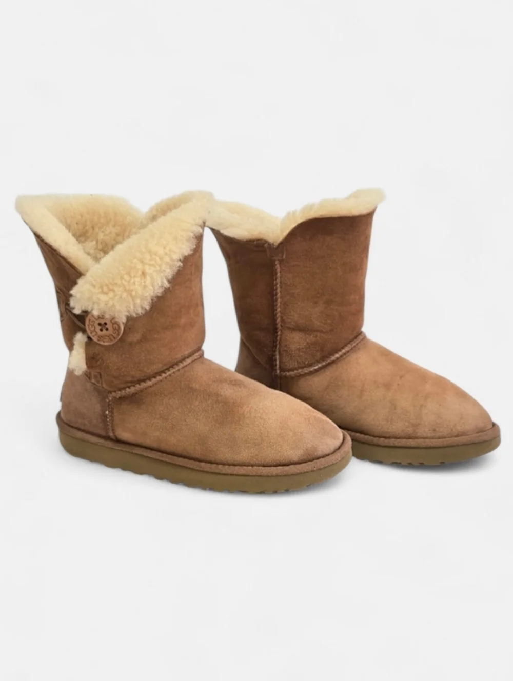 UGG Bailey Button Short Classic Shearling Winter Boots Sz. 7 Cozycore